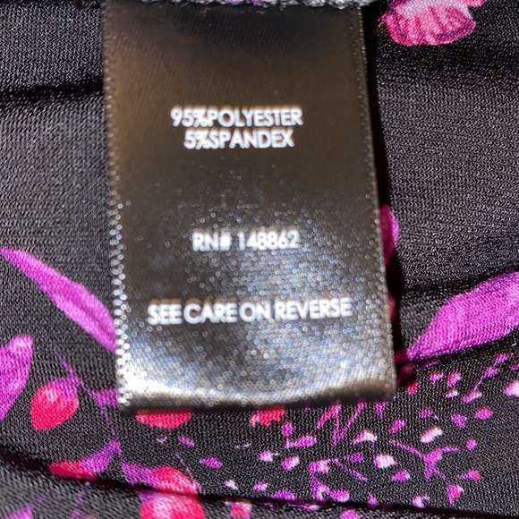 😊FREE😊With $30 Purchase - Torrid blouse w/flowers , butterflies - Plus Sized - Picture 7 of 8